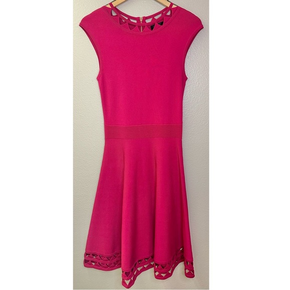 Ted Baker London Kathryn Cut Out Detail Elegant Sleeveless Pink Skater Dress - Picture 4 of 12